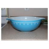 Pyrex Snowflake Garland Cinderella bowl