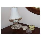 Courting couple table lamp with applied flowers