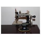 Singer Model 20 Sew Handy childs sewing machine