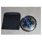 Stratton England floral design compact with