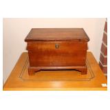 Salesman sample/doll wooden blanket chest