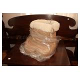 Brookstone massaging foot warmer (appears