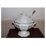 Red Cliff soup tureen with ladle grape pattern