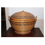 Large Rattan lidded basket