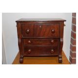 Salesman sample/doll 3 drawer chest