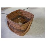 Planter cover basket with handle