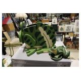 Wood frog decorative box and plastic floating