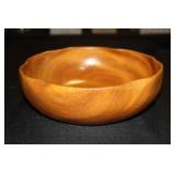 Wooden scalloped top salad bowl