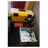 Lot - Toolbox, Techni Edge knife set in case, HT