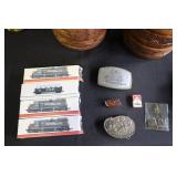 Lot - 4 Southern Pacific train cars, 2 belt