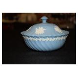 Wedgwood Jasperware lidded trinket or powder dish