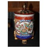 Japanese lidded jar/trinket pot with feet imari