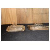 2 Clear glass candy dispensers - Model Cruiser