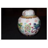 Porcelain lidded ginger jar decorated with foo