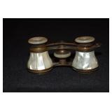 Jumelle CH. Pretnar mother of pearl opera glasses