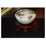 Franz porcelain Amphibia Frog and Lily Pad center