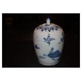 Chinese blue and white porcelain ginger jar with