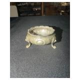 Lion claw salt dish