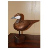 Ruddy duck carving on stand by DLE E
