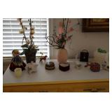 Contents on top of dresser including Beswick d