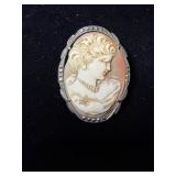 Antique cameo brooch/pendant
