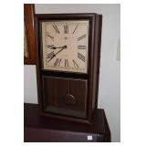 Elgin quartz battery operated clock