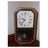 Quartz World wall clock battery operated