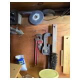 Lot - Come-alongs, pipe wrenches, air nozzles,