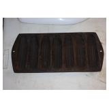 Cast iron cornbread mold marked AR & # 1