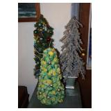 Lot - 3 decorative Christmas trees