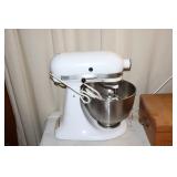 Kitchen Aid stand mixer (came on when tested)