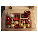 Tote lot - Old world style ornaments & modern