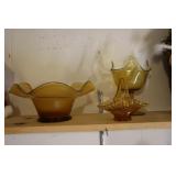 Lot - amber glassware basket, scalloped edge b