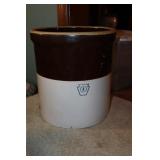 4 Gallon water crock with a Keystone logo (has