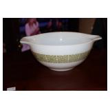 Pyrex Verde Square Flowers Cinderella mixing