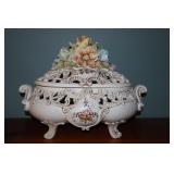 Italian Ardalt decorative footed tureen