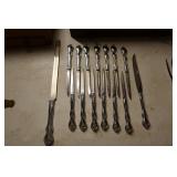 Carvel Hall (2 carving knives and 13 steak