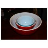 Pyrex mixing bowl set