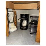 Lot - Hamilton Beach blender, B & D coffee pot,