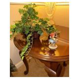 Hummel figurine Apple Tree Girl and