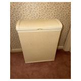 Clothes hamper
