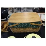 Longaberger 2006 picnic basket with liner &
