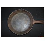 Wagner Ware #8 cast iron frying pan