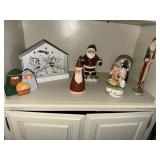Christmas lot including nativity scenes, Santa