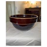 Brown glaze mixing bowl with ribbed sides