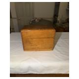 Recipe card box with finger joint construction
