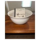 Pfaltzgraff 5 QT mixing bowl and a Tangier Island
