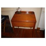 Pine slant top schoolmaster desk27X22X35H