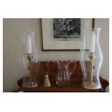 Lot - 2 brass candlesticks with glass