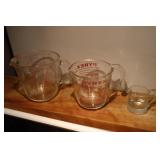Lot - Pyrex 4 cup measuring cup, Pyrex 2 cup and